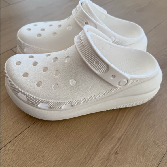 CROCS Platform Mega Crush Mens 7 / Women 9 Classic Crush Clog Sandals Shoes - Picture 2 of 5